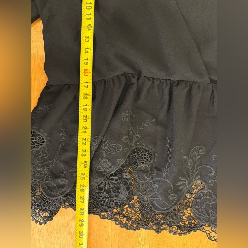 Nina Leonard Women's Surplice Neck Bell Sleeve Hi-Low Top Black Embroidered 1X - Picture 10 of 10